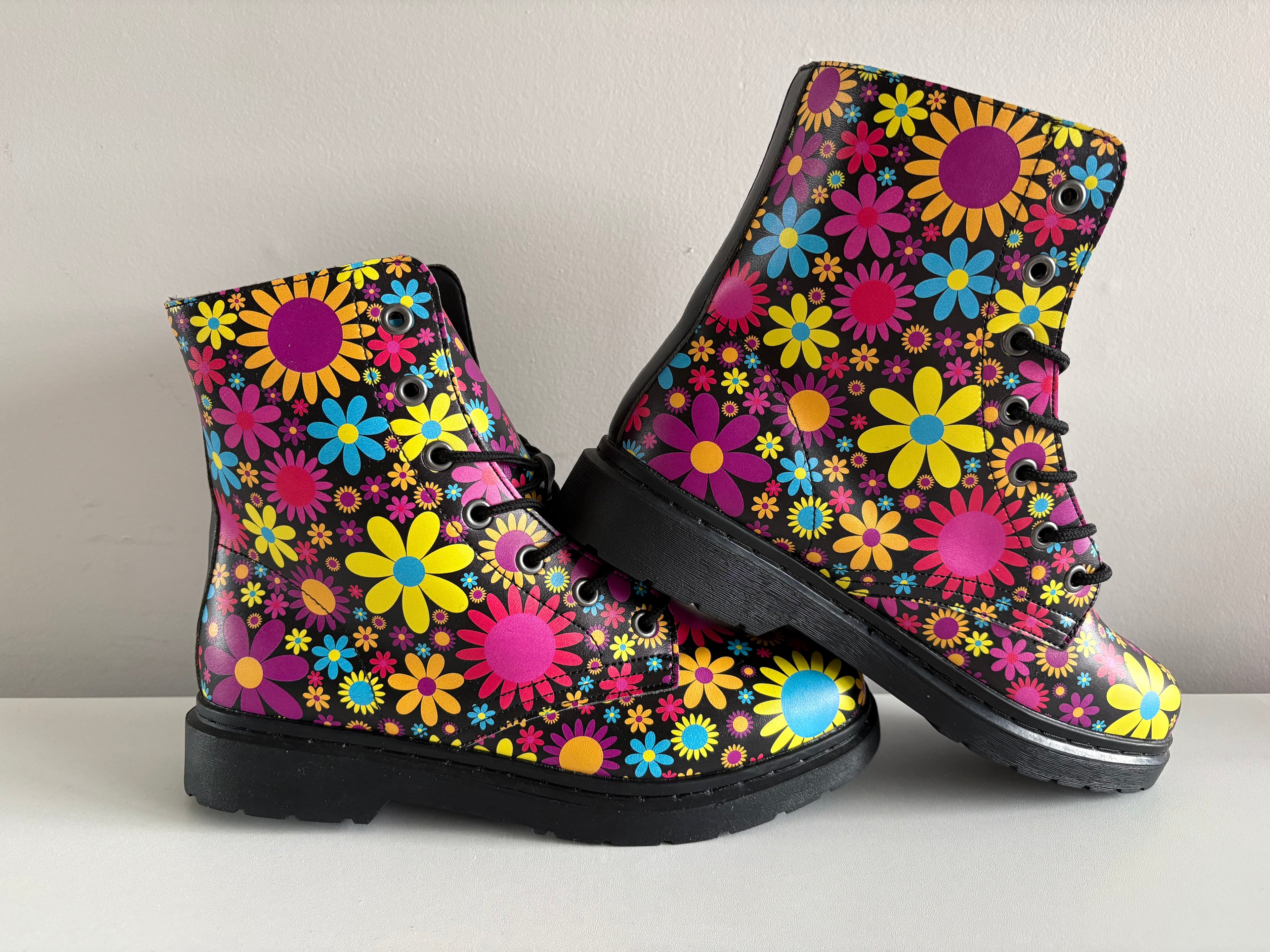 Funky Retro Flowers Boots - EU 43 / Women's US 11