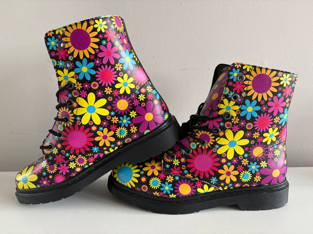 Funky Retro Flowers Boots - EU 43 / Women's US 11