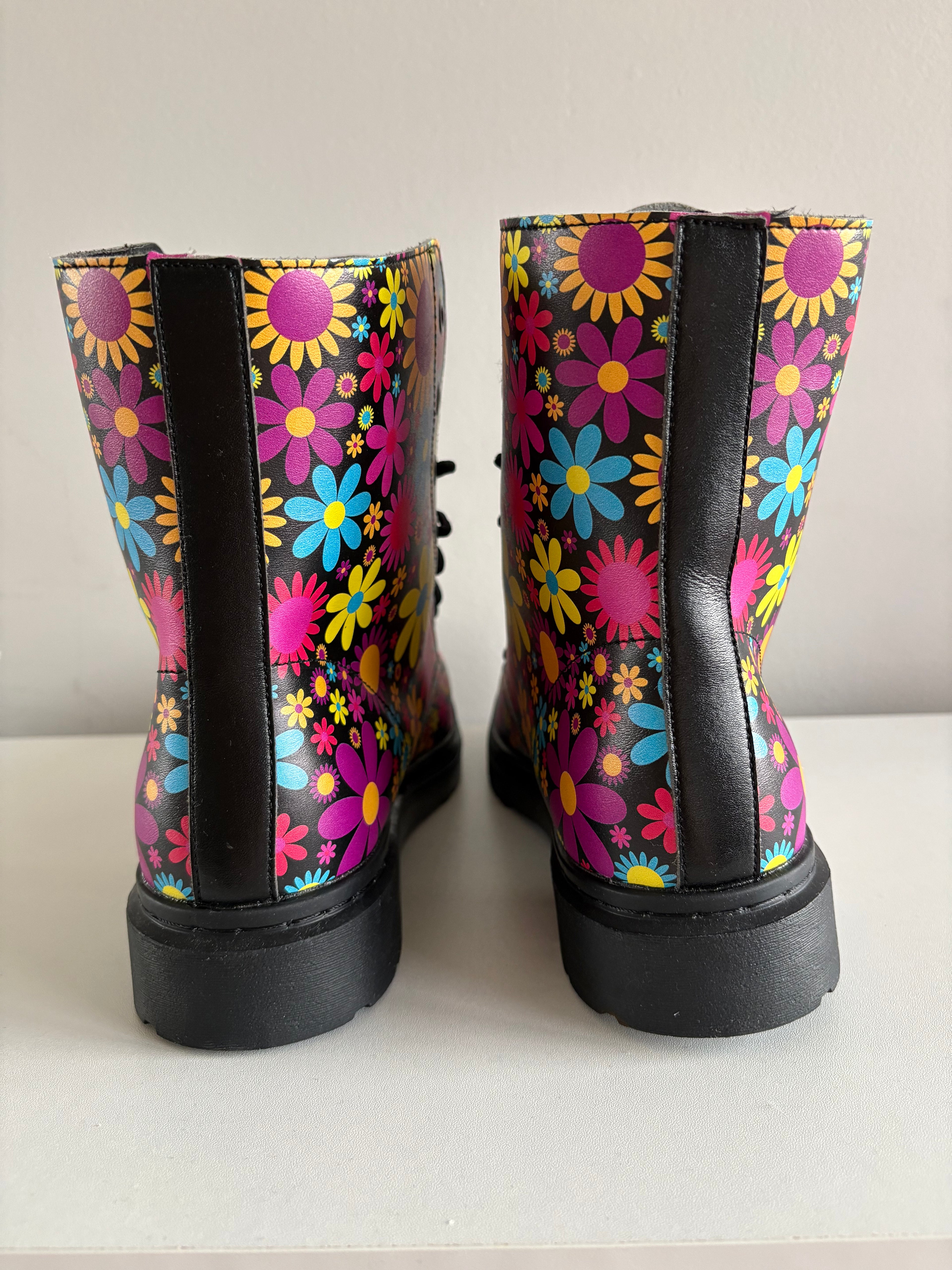 Funky Retro Flowers Boots - EU 43 / Women's US 11
