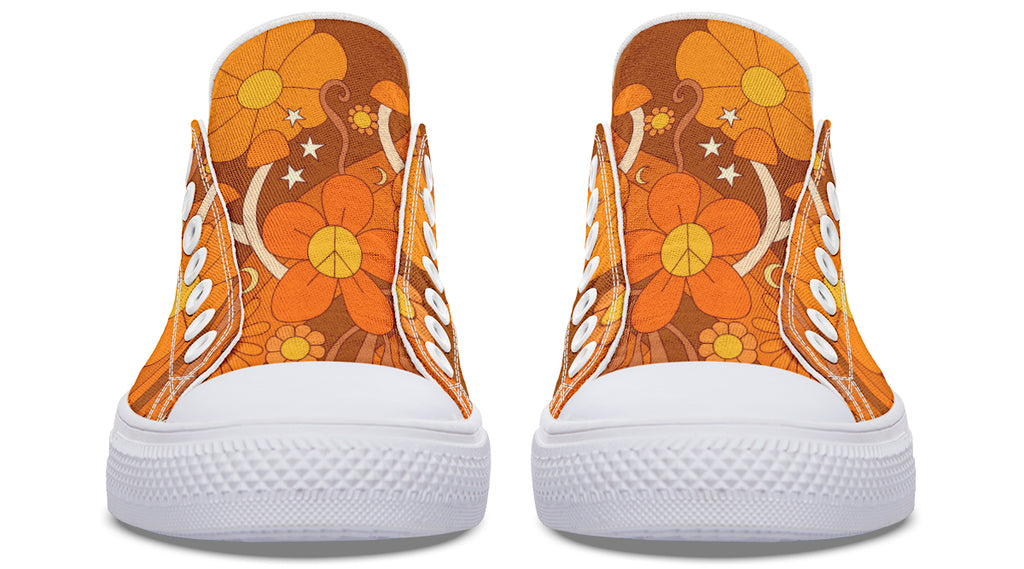 Molly's Orange Retro Daisies Low Tops (Wide)