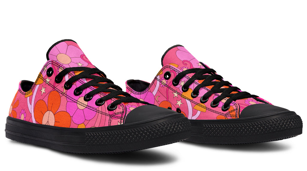 Molly's Pink Retro Daisies Low Tops (Wide)