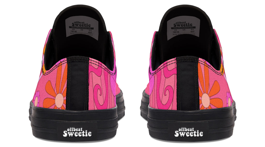 Molly's Pink Retro Daisies Low Tops (Wide)