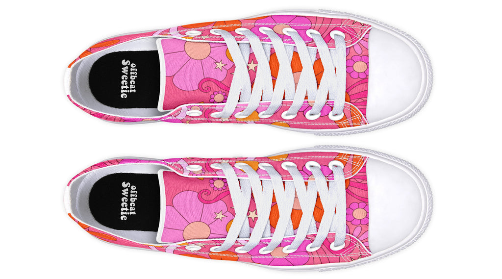 Molly's Pink Retro Daisies Low Tops (Wide)