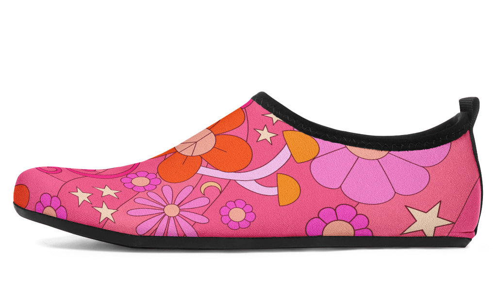 Molly's Pink Retro Daisies Water Shoes