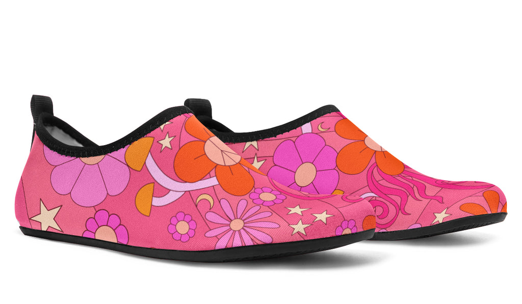 Molly's Pink Retro Daisies Water Shoes